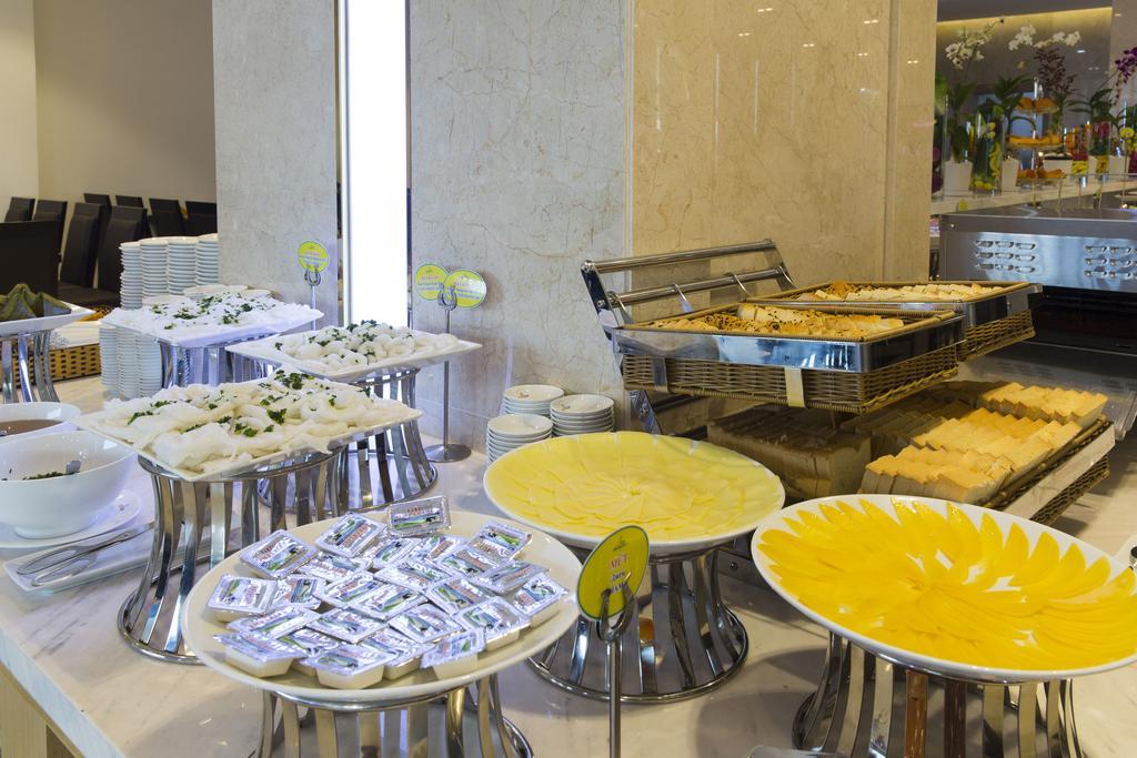 Khách sạn Dendro Gold Nha Trang