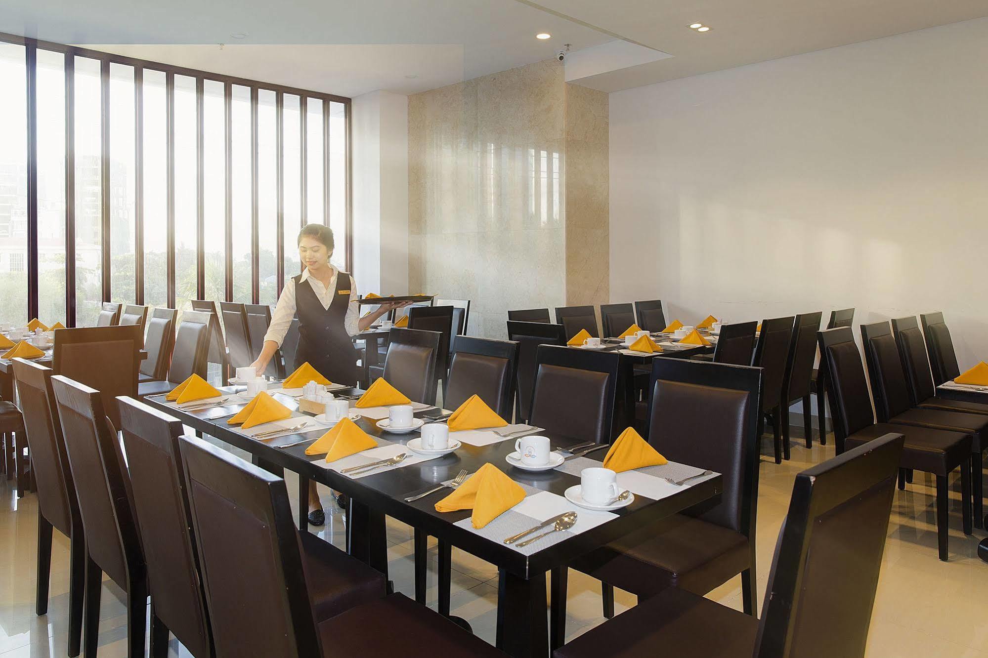 Khách sạn Dendro Gold Nha Trang